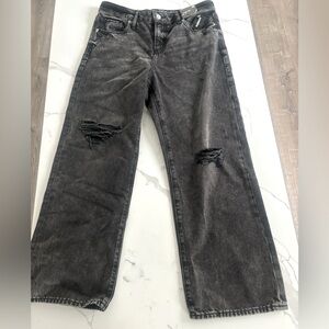 Black acid wash ‘90s ankle boot mid rise #acidwash
Size: 6